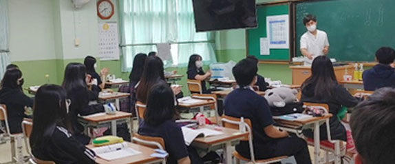 꿈드림 특강단 수업진행 모습 1